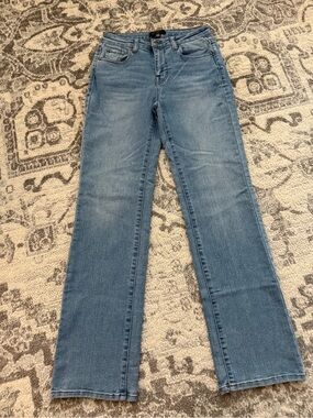 Women’s Boot-Cut Jeans in Medium Blue Denim